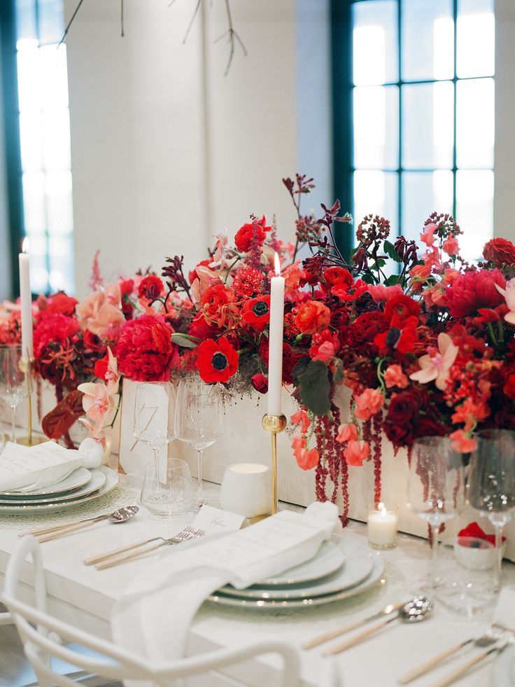 Bright red florals against a clean coloured dining pallet looks immaculate… 

#Tablecentres #Tablerunners #Flowerlovers #WeddingDecor #underthefloralspell #WeddingFlowers #Weddingplanning #WeddingInspiration #Amafloria 

Source:  buff.ly/3fC4Ui4