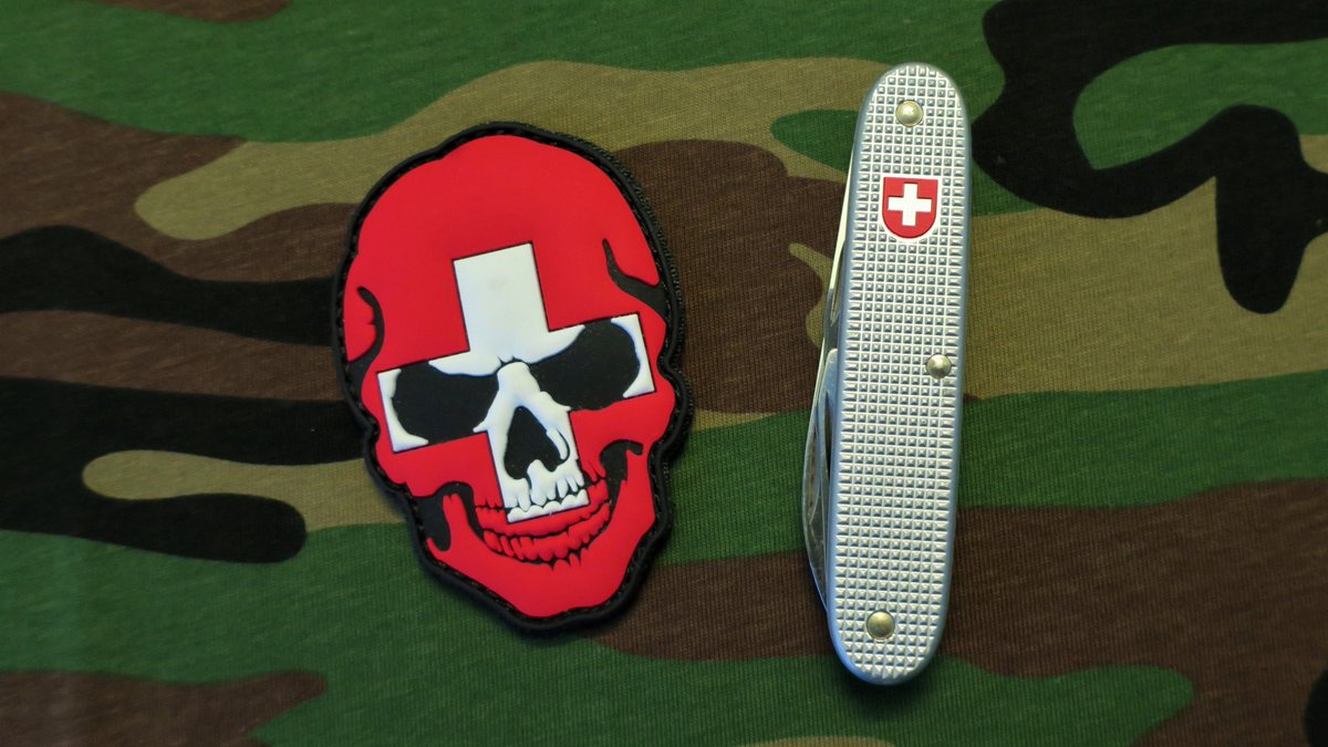 ChKnife's tweet photo. Victorinox Swiss Army Alox Soldier Knife & Swiss Cross Skull
@Victorinox #myvictorinox #victorinox #pocketknife #taschenmesser #swissness #knife #switzerland #swissarmyknife #photography #swisarmy #skull #swisscross #armee #military #swissarmedforces #schweizerarmee https://t.co/VbL9Jaf9VO