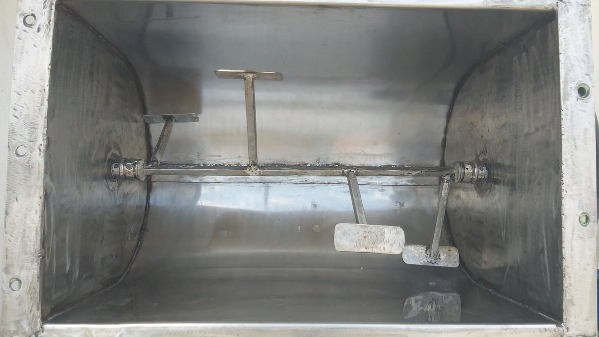 EUDOF's tweet photo. Vendo amasadora para panaderia
Motor de 3.7 hp
Fabricada en acero inoxidable 
Totalmente operativa https://t.co/8PCL43vR9t