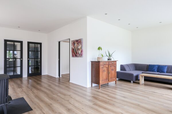 lamberinkfrl's tweet photo. In één woord #WAUW! Een unieke kans om eigenaar te worden van deze prachtige jaren '30 #woning in #Drogeham. Volledig gerenoveerd, gemoderniseerd en instapklaar! Laat je verrassen door de ruimte en mogelijkheden tijdens jouw #bezichtiging. > https://t.co/rXyemJVYvJ https://t.co/GgoyOUNAgO