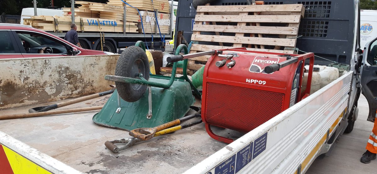 OPUWarks's tweet photo. M6. Insecure loads. Load safety is vitally important for road safety and to keep delays on our roads to a minimum. https://t.co/HwnfLFKjVB
#optogether #CVUWARKS Jwb https://t.co/w7aezszYIK