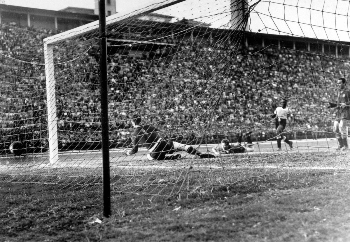 fifaworldcup_fr's tweet photo. ⏪ #OnThisDay il y a 7⃣0⃣ ans...
Poule finale 💪
🇧🇷Brésil 7-1 Suède🇸🇪
🇺🇾Uruguay 2-2 Espagne🇪🇸
#WorldCup | #CM1950 | #Brazil1950 https://t.co/NbhAu9R2mi