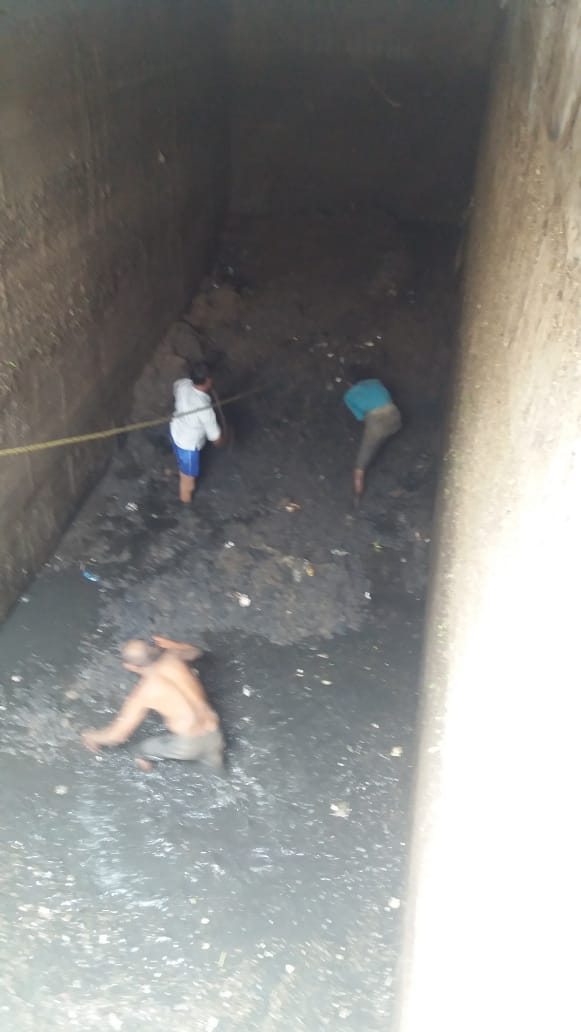 MCF_Faridabad's tweet photo. Desilting of nallah and cleaning of sewer line in surya vihar part 2 Tikona wala Mandir main road ward number 24, of Sector 46 main line sewer, in d l f industrial area ward no 26, Nhpc underpass disposal cleaning with machinary and labour and harvesting system of Ward 35. https://t.co/kazbIvBon1