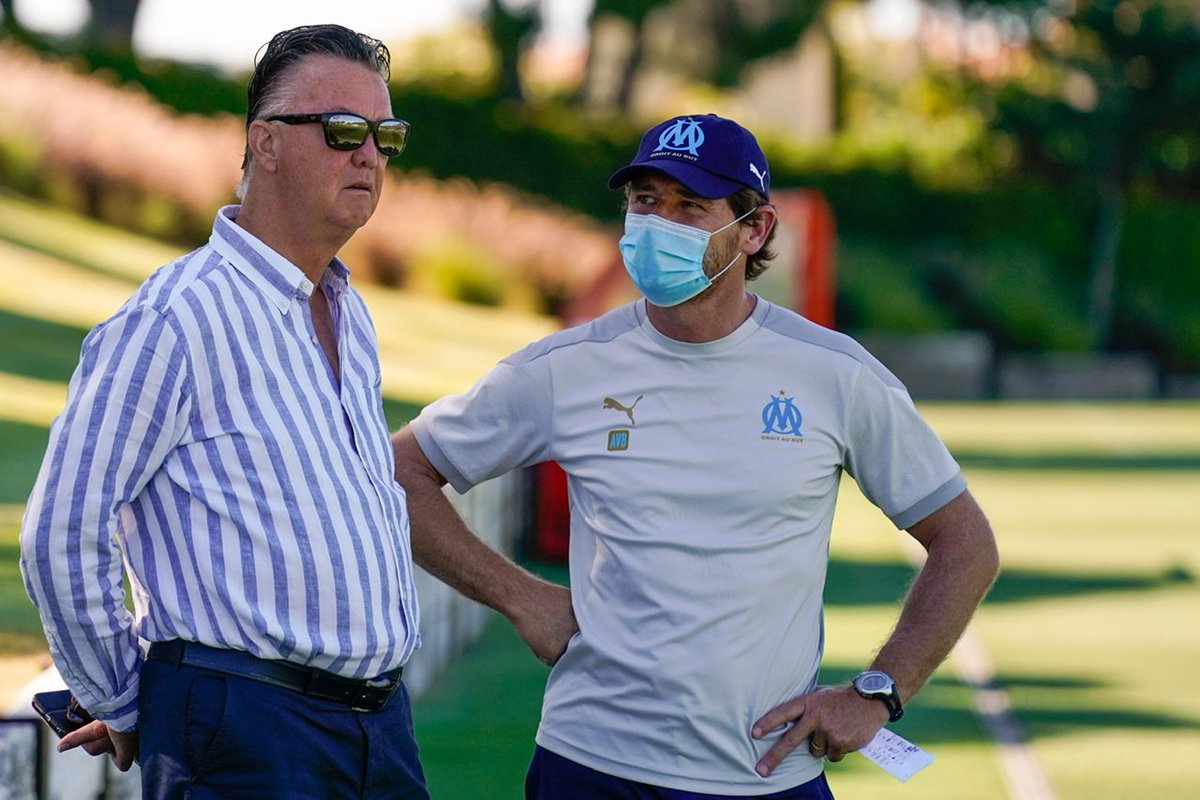 SuperCazarre's tweet image. C'est ton groupe au complet pour la Champion's League là ?

Oui, pourquoi ?

..