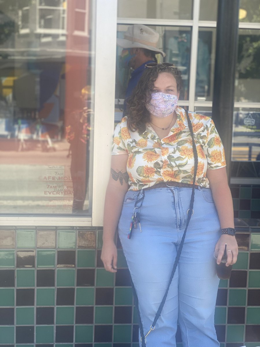 ladyface900's tweet photo. Also did an old lesbian do several walk by’s to check you out while you were just waiting for you g dang iced tea with your dog  today? https://t.co/4bHZDOVtZF