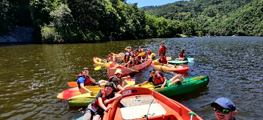 animstjean's tweet photo. Les grands ados en camp à Annecy..et les plus jeunes ados en camp à Apinac. Pas la peine d'aller bien loin pour prendre un bol d'air bienvenue !...#étéjeunes42 https://t.co/c5COUjH57m