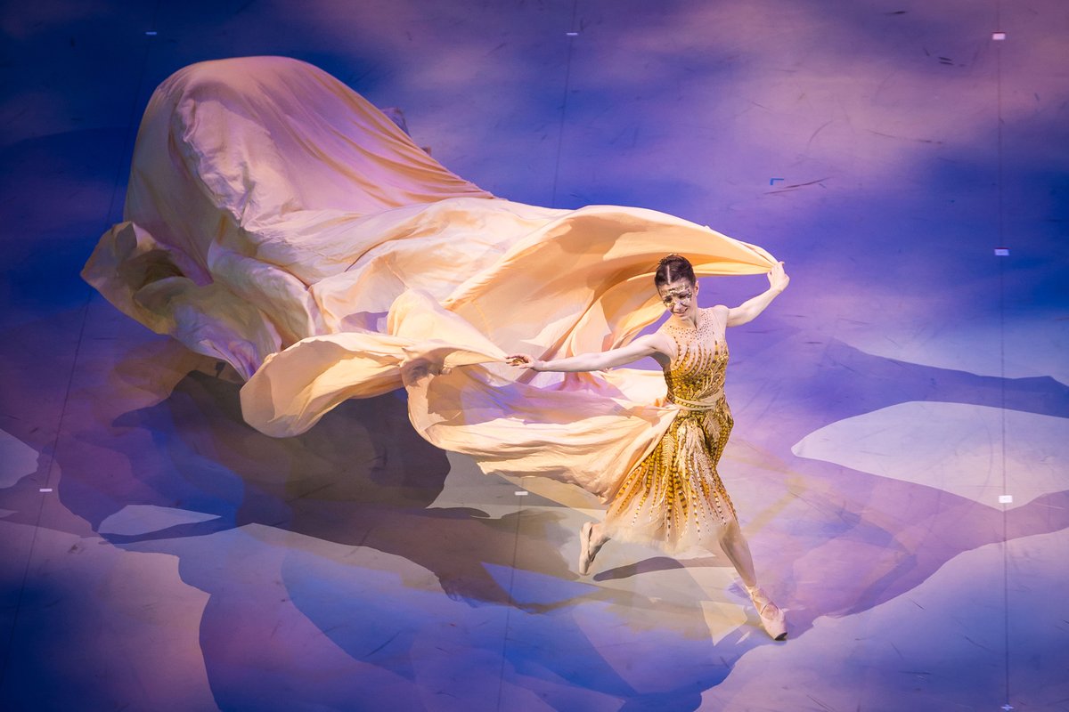 'Nothing short of a spectacle' ✨

A review of the incredible #ENBCinderella ➡ bit.ly/2Dq4yND

@ENBallet #ENBatHome <a href="/TheatreBlogRT/">TheatreBlogRT</a> #theclqrt