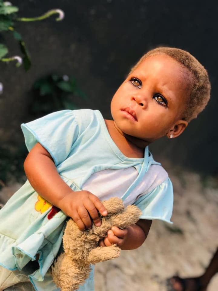 Tcruz_graphix's tweet photo. my friend sent me a photo of a girl in his street. he took and asked me to touch it small. this is the small touch. #madeinlagos #esther #smalltouch https://t.co/cPSXc7J0cm