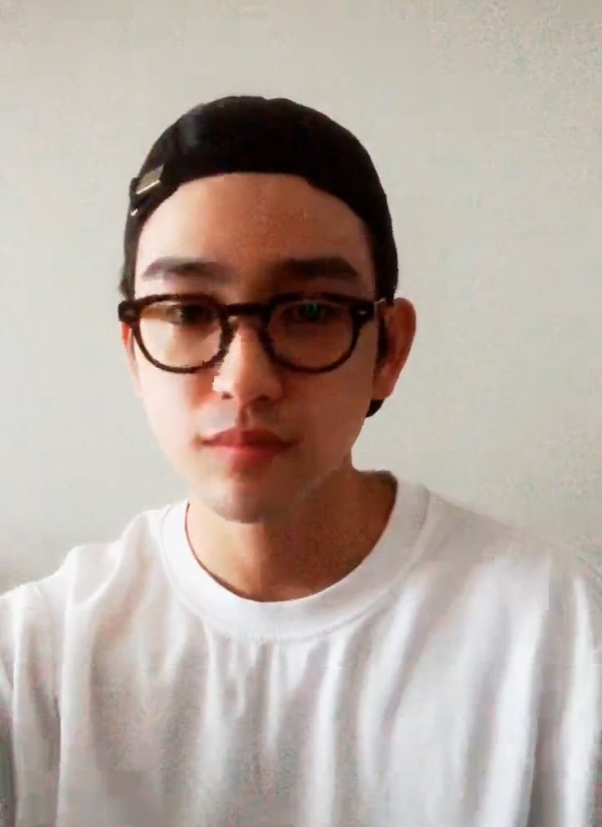 Jinyoung put on a cap!