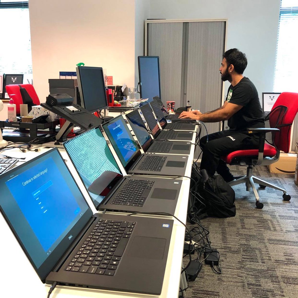 VolumeLtd's tweet photo. 3rd team day! And today we have some of our Tech team in who have been looking forward to their @DellUK laptop upgrades😍
#LifeatVolume #Techupgrade #Delllaptops https://t.co/zRBKwRLYvY