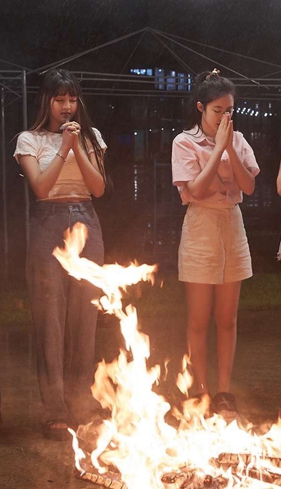 MyMinnie_97's tweet photo. เด็กไทย                                   เด็กไต้หวัน https://t.co/8FcgERsKTg