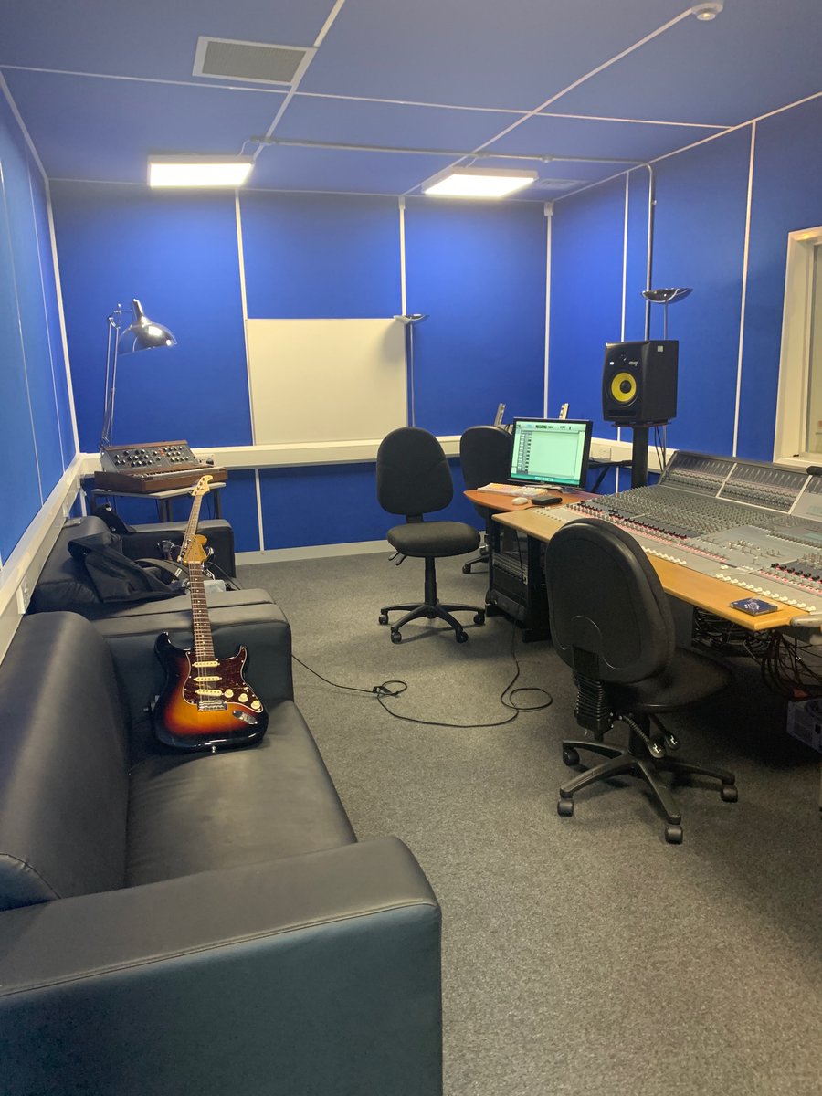 ilcmusicdegrees's tweet photo. Back in the studio, Gary is busy updating the software.
Time to get recording! Take it away Joe! @UniofSuffolk Creative and Commercial Music @WestSuffolk @JAMES_News https://t.co/Z4wcKvNGW7