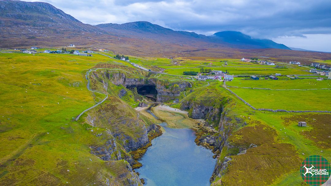 highlanddrones's tweet photo. Smoo Cave in Durness, Sutherland is 83 metres long, up to the rear of the chamber with a mixture sea water and fresh water intakes.
A must see for those traveling on the North Coast 500.
#sutherland #scotland #nc500 #visitscotland #highlands #cavesinscotland #scottishcaves https://t.co/1rbul7SOJP