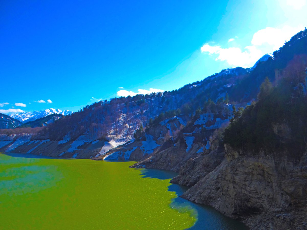 murohusi_com's tweet photo. #trip #japan #TOYAMA #TATEYAMA #KUROBE #ALPINEROUTE #snow #mountain #sakura #cherryblossom #雪 #桜 #立山黒部 #アルペンルート #黒部ダム #壁紙 #自然大好き #ファインダー超しの私の世界 #デジカメ #RX10M3 #photoshop #camera #富山県 #キリトリセカイ #毎日投稿 #写真好きな人と繫がりたい https://t.co/79bVOmc6oP