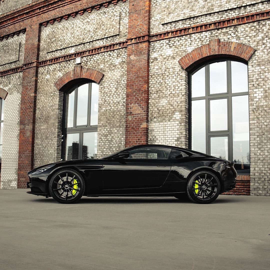 motorforms's tweet photo. Aston Martin DB11 https://t.co/bOq9Y9tAtD