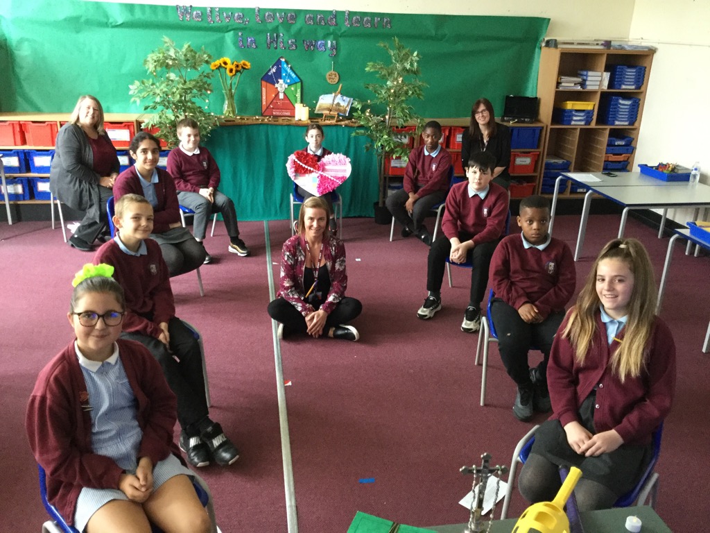 Year6HolyFamily's tweet photo. Year 6 join all the other Catholic schools to celebrate their leavers mass https://t.co/N0k1a6gsxP