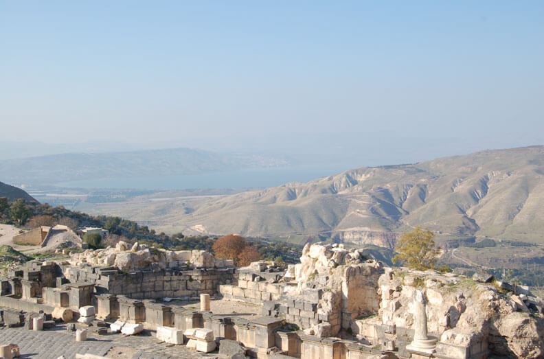 BookingJordan's tweet photo. Umm Qays built using stunning black basalt stones, was one of the cities of the Decapolis, planned with a Roman city layout. Visitors to the site can view the Syrian Golan Heights, Mount Hermon, Lake Tiberias and the north Palestinian plains. #MyJordanJourney #BookingJordan https://t.co/SZ3g9bhBEO