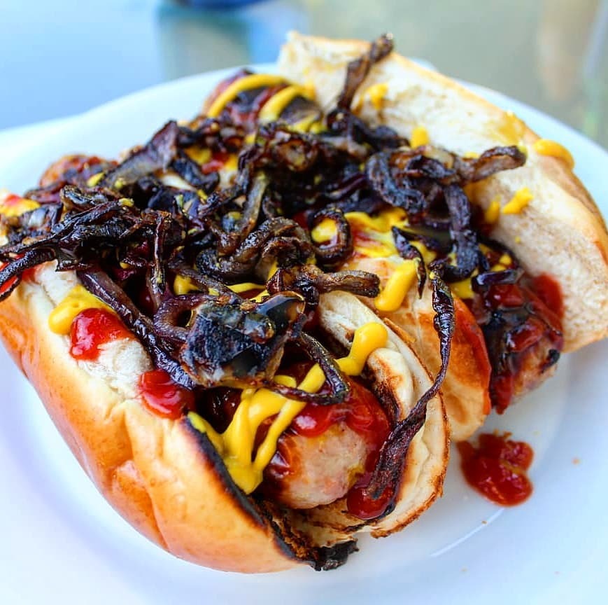 BraaiBristol's tweet photo. 🌭🌭 Back to basics with some awesome hot dogs in toasted brioche rolls! Topped with caramelised onions, ketchup, and mustard of course 😛

#hotdog #hotdogs #sausage #sausages #brioche #bristol #bristolbbq #bristolbraai #bristolfood #braaiboeries #braai… https://t.co/C5ZL6Emu3o https://t.co/Vc7plG220M