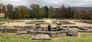 There were a large number of forts along the wall too, such as the one at Aalen in Baden-Württemberg. It held auxiliary cavalry that could take on any intrusion. Kind of like parking a tank division on standby. The Aalen fort is said to be the largest north of the Alps. /8