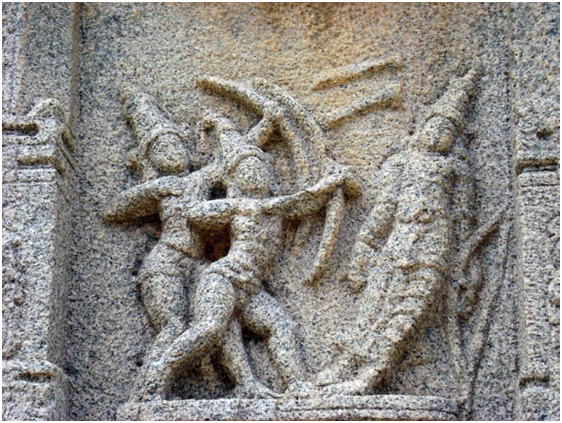 அவர்கள் ஒவ்வொருவரையும் வென்று மயக்கத்தில் கிடத்தினர் அக்குழந்தைகள்.இதைக் கேள்விப்பட்ட ராமர் கொதித்துப்போய் தானே கிளம்பினார் அக்குழந்தைகளை எதிர்க்க.Ancient Sculpture of Lava – Kusha fight with Rama Brothers ; Rama Temple – Hazaara