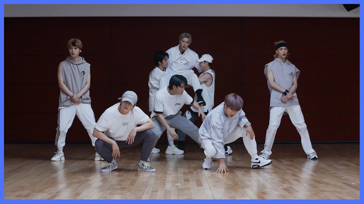 Stray Kids(스트레이 키즈) "Easy" Dance Practice Video

youtu.be/262hmHGMANE

#StrayKids #스트레이키즈
#GO生 #GOLIVE
#神메뉴 #GodsMenu
#Easy
#YouMakeStrayKidsStay