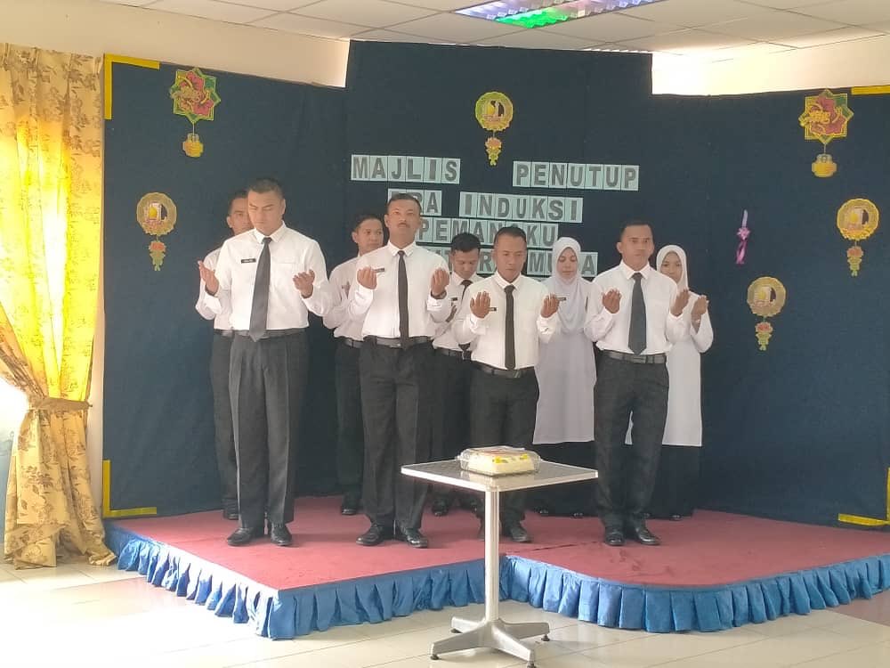 KdsiWisma's tweet photo. Majlis Penyerahan dan Penutup Pra Induksi P/Bintara Muda Wisma Mutiara KD SULTAN ISMAIL siri 02/20.
#DisinilahirnyapelautTLDM
#RMNBackbone https://t.co/H4aRAwfBrb