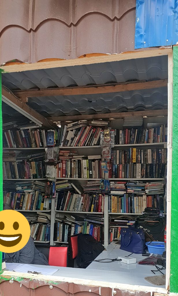 mercymurugi's tweet photo. Inside Makuti Park in Ngong Town (down the road next to Milele Mall) is a library where you can borrow books for 2weeks for 50/~ (mainly IT, engineeringz medicals etc college books, novels. They are yet to catalogue them but a good idea and affordable for the community. https://t.co/9CJMgX0jUR