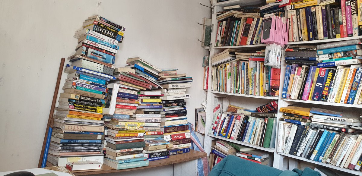 mercymurugi's tweet photo. Inside Makuti Park in Ngong Town (down the road next to Milele Mall) is a library where you can borrow books for 2weeks for 50/~ (mainly IT, engineeringz medicals etc college books, novels. They are yet to catalogue them but a good idea and affordable for the community. https://t.co/9CJMgX0jUR