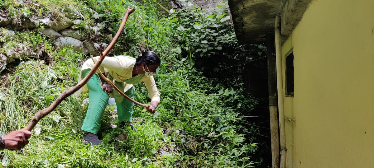 CASA_India's tweet photo. CASA provided assistance to migrants in Shimla, Himachal Pradesh by linking them to Municipal Corporation of Shimla. In a voluntary exercise the migrants were given repair work in exchange for dry ration and a sum of 1000 rupees each via bank transfer. #casainaction https://t.co/sHYmXVo48s