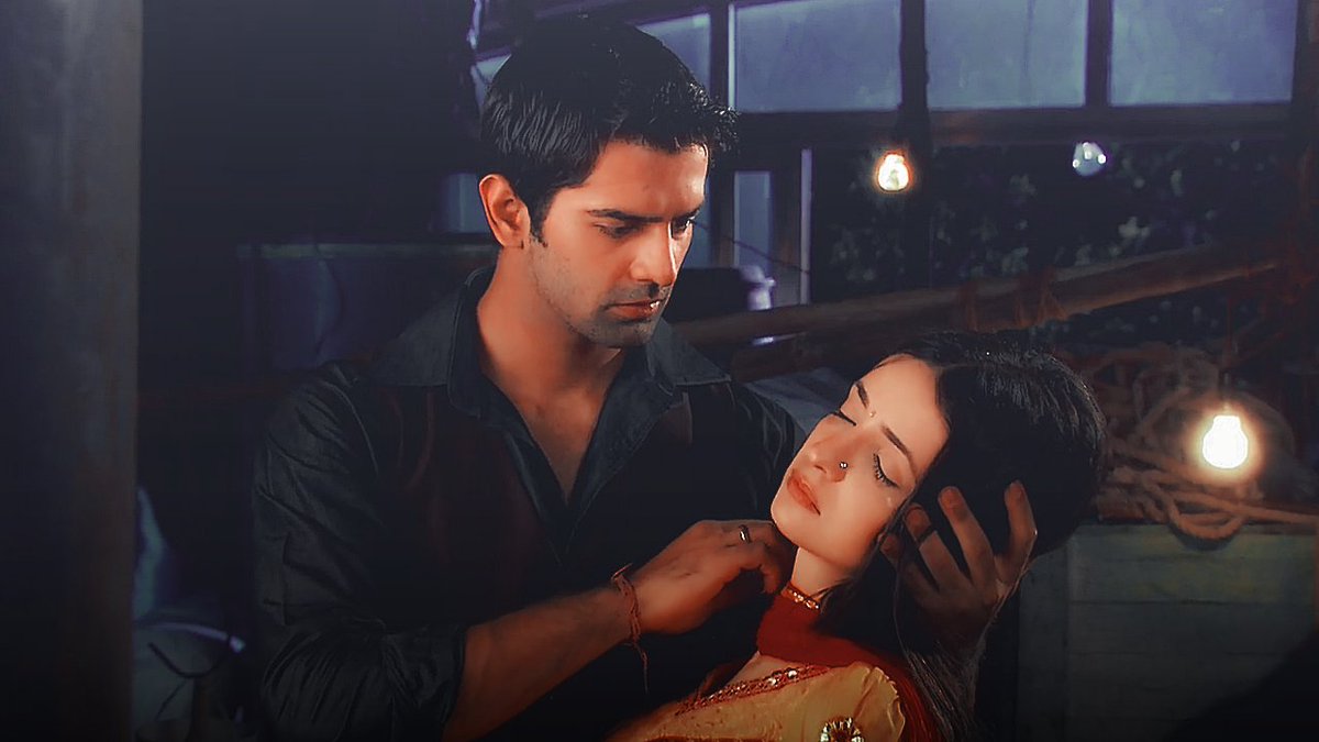 Rabba Ve Arnav brushes her fringe from her face and wipes her tears, he couldn't take his eyes off from Khushi who was looking beautiful as a full moonBeautiful Scene   #Arshi  #RabbaVe  #IPKKND #SanayaIrani  #BarunSobti