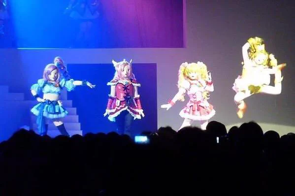 一人だけおかしい？プリキュアショーでのキュアパインのジャンプwww