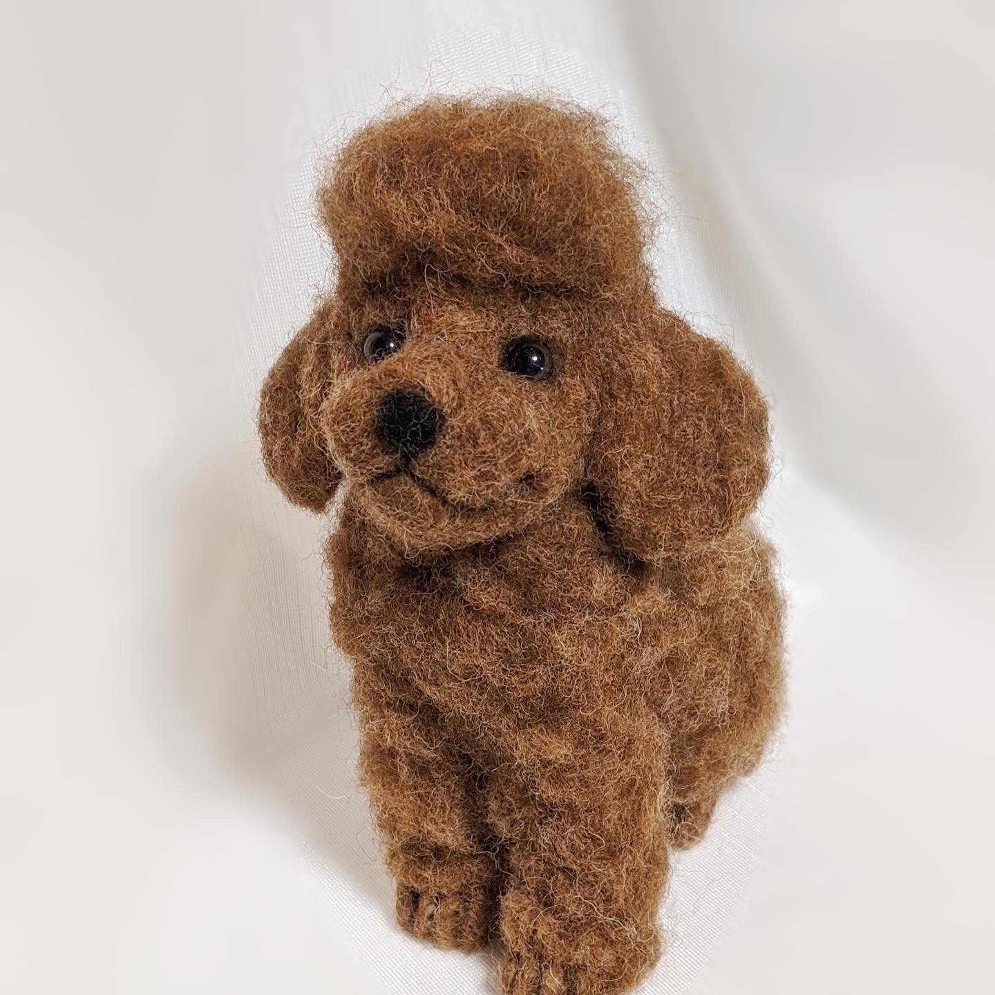Twitter 上的 佐藤法雪needle Felted Cats クラファンに出すためにトイプードルの髪型を変えてみた リーゼント番長にしてみたけど トイプードルはリーゼントにしても可愛いね 羊毛 羊毛犬 羊毛フェルト 羊毛トイプードル クラウドファンディング トイプードル