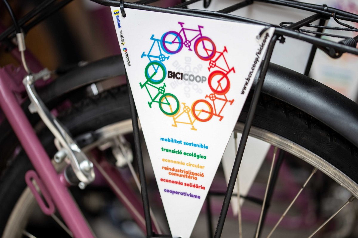 coopolis_bcn's tweet photo. 🚲 Ens fa una il·lusió tremenda presentar-vos aquest projecte!
Posem en marxa #Bicicoop un projecte d'intercooperació amb el Pol Cooperatiu del Besós i @biciclot per transformar la mobilitat de l'ESS a la ciutat. En voleu saber més?
Obrim fil!👇 https://t.co/vx1fLg6rwl