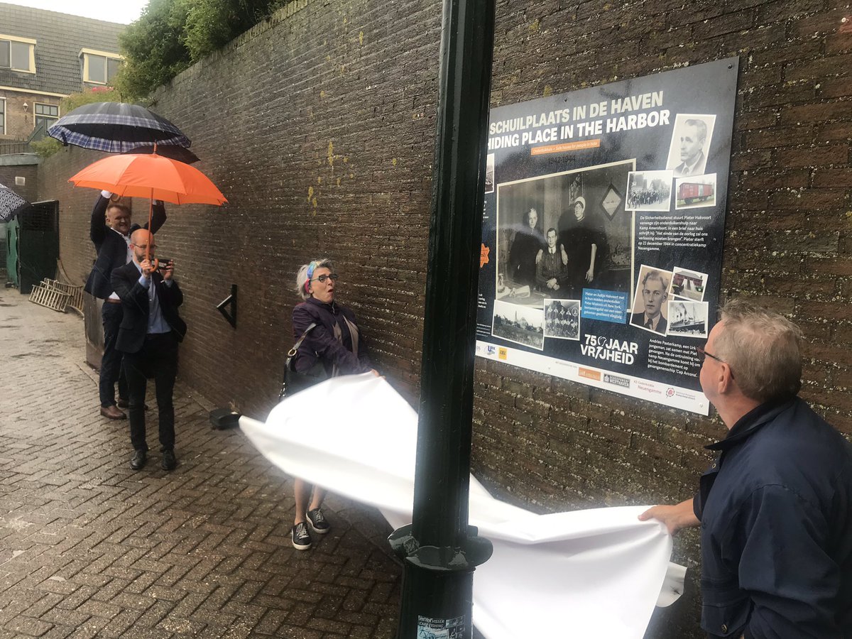 Vanmorgen is plaquette onthuld van verzetswerk van opa Pieter Hakvoort. #trots #75jaarvrijheid