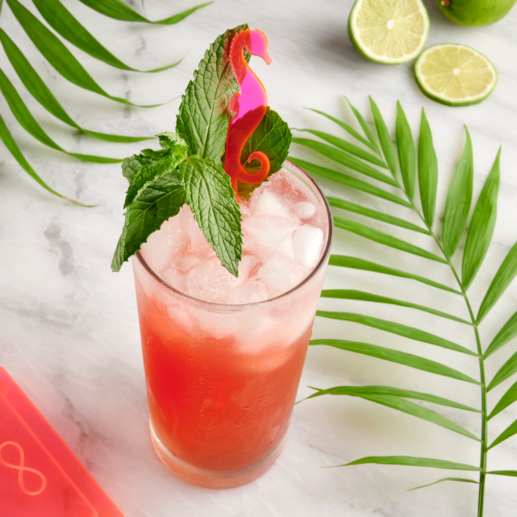 Kapow! This Summer Punch recipe will have you sea-horsing around in no time! emandmestudio.com/five-must-try-…

#Recipe #Cocktail #partyplanner #eventplanner #eventstylist #summerwedding #poolparty