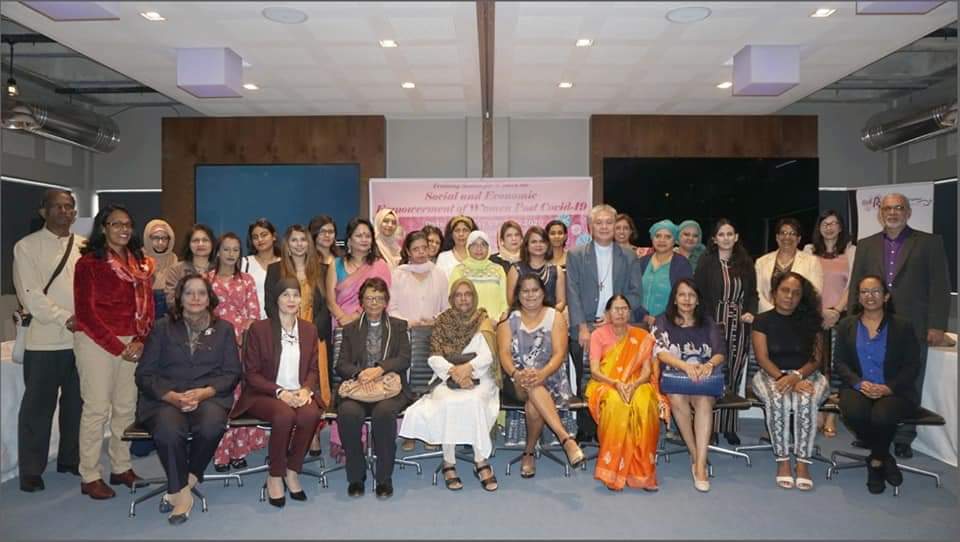 Training session for women on the theme: "socioeconomic impact of Covid-19 pandemic on women".

Building anticipatory resilience and building a better future post Covid-19.