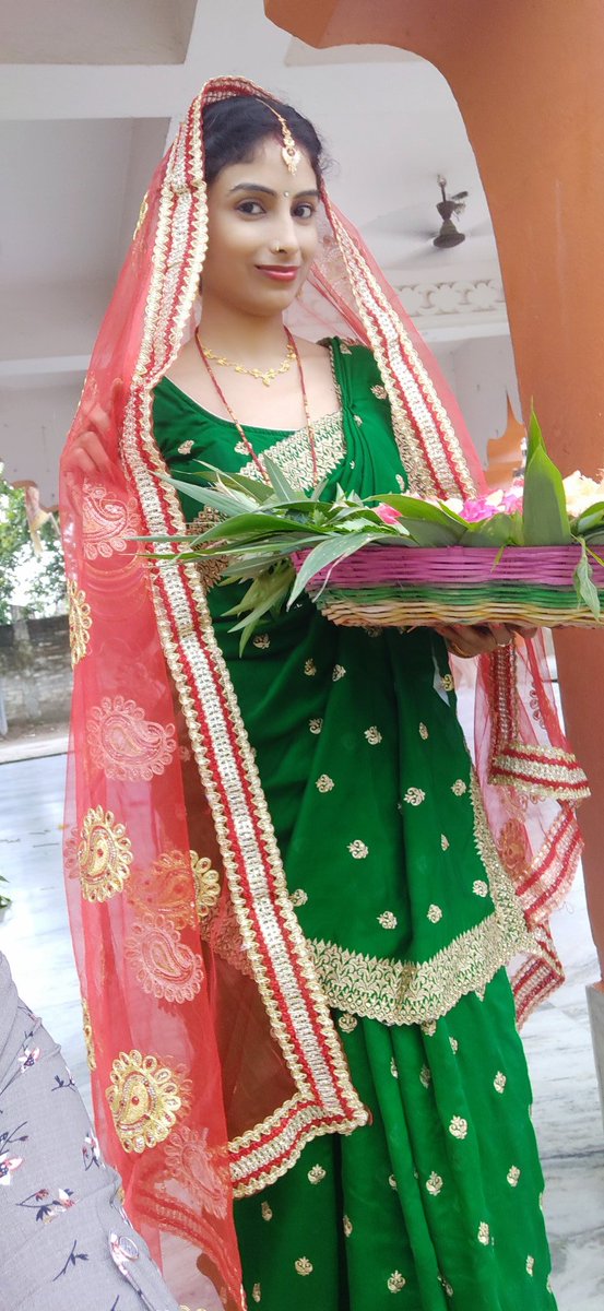RuchiJhaThakur1's tweet photo. सखी फूल लोढ़ा गेली फुलवरिया सीता के संग सहेलिया
#dayfirst https://t.co/cVtHP9k4yW