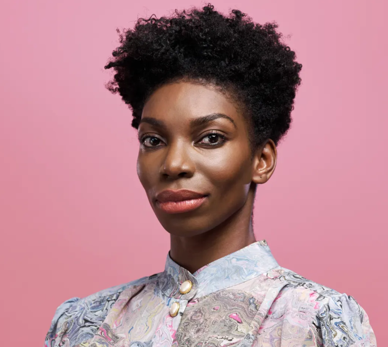 LindsaySaidSo's tweet photo. Have you seen a more perfectly, naturally constructed face?! Her lips, her eyes, her nose, her bone structure, even her ears are just perfection. A Godly Masterpiece, indeed. @MichaelaCoel #swoooooon https://t.co/rFUzdaMd80
