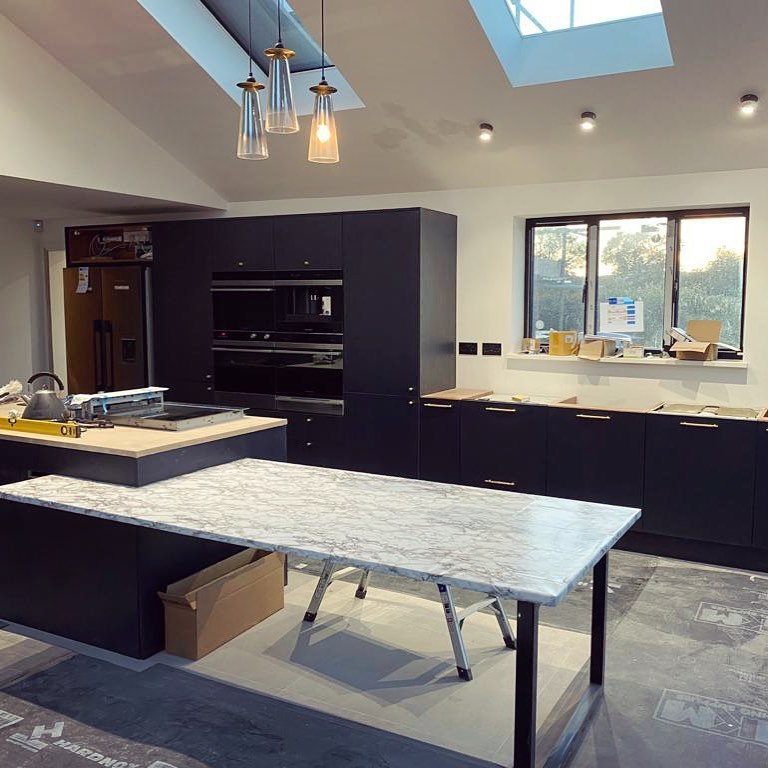 roof_maker's tweet photo. A truly wonderful kitchen deserves that frameless look.
These frameless Luxlites give @charnwoodrenovation a lovely bright and airy feeling even on a gloomy day. https://t.co/ijydtxdEC0