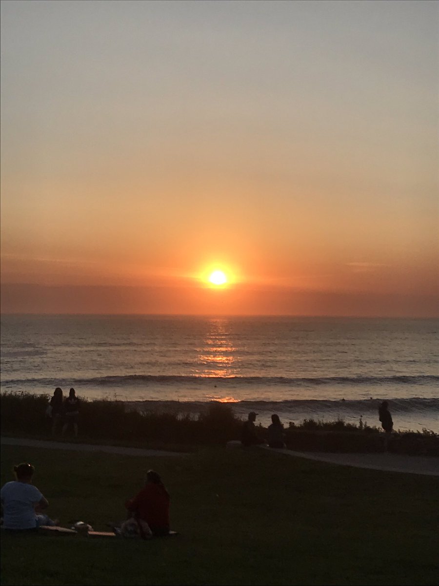 Fancy this?LAST MIN DEAL #lastminute #specialdeal #guesthouse #hostel #bedandbreakfast #weekendaway#welcome #sunset #natureatitsbest#newquay #cornwallholiday#icecream #creamtea#pasty #sunsetdrinks #drinksbytheocean #fistralbeach #beachlife#surf #surfinglife#sunshine#summervibes