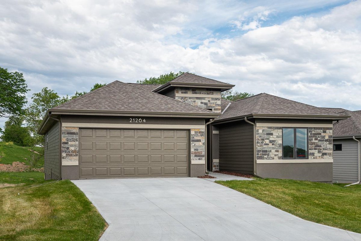 MercuryBuilds's tweet photo. Home building at it's finest. 🏡
Contact our team today to get started on yours.
https://t.co/k4uw2QpWfG
.
. 
#customhome #interiordesign  #dreamhome #homebuilder #architecture #customhomebuilder #newhome #customhomes #construction #design #newconstruction #homedesign #builde... https://t.co/wdDdNFzY90