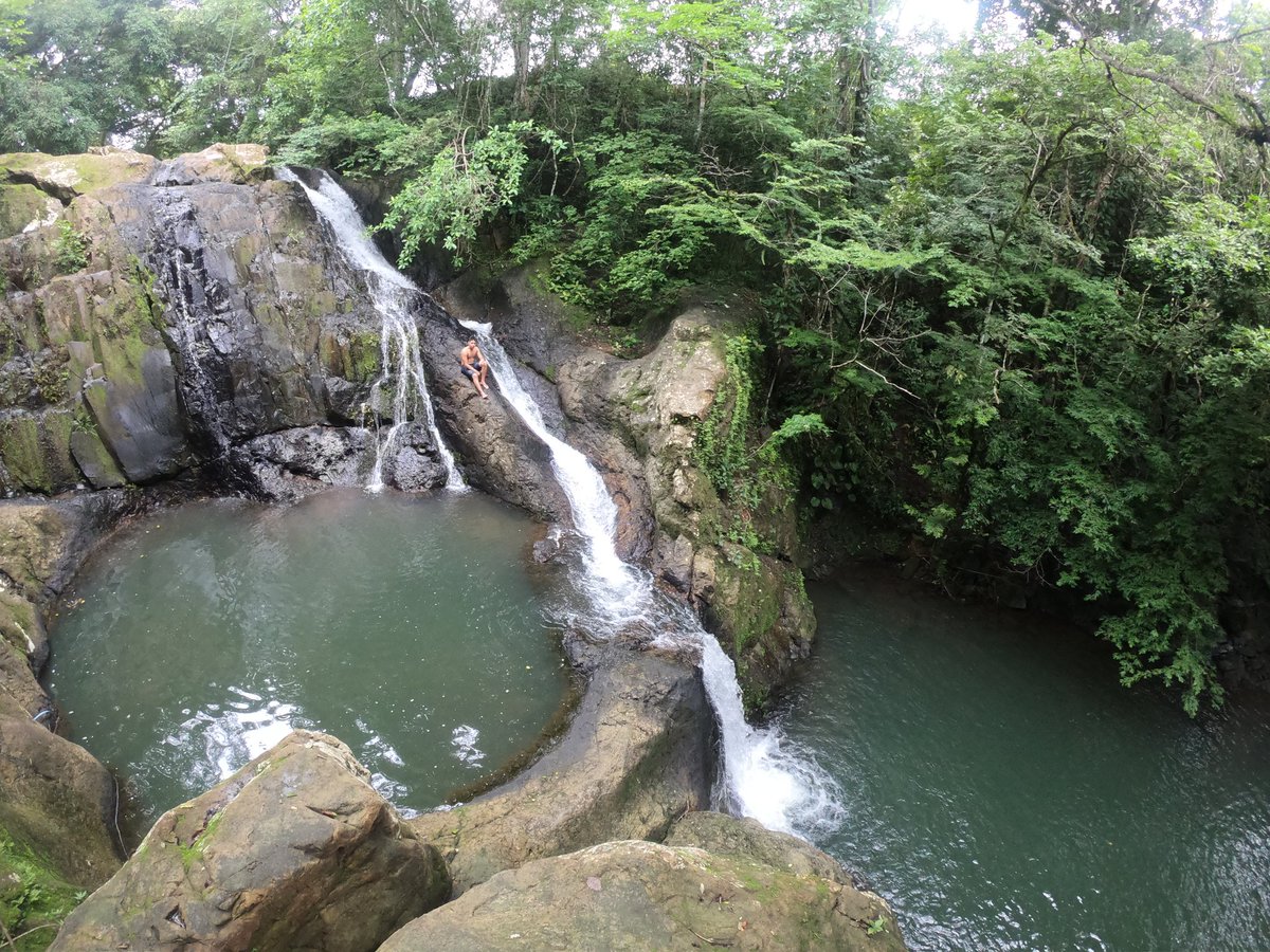 Junnito08's tweet photo. Cuando menos lo esperas, aparecen las oportunidades para disfrutar de nuestra de región. 🌱🏞️

#WatherFall #GreenPlanet #OjodeAgua #Vigui #Veraguas #Panamá #Trip #ExploreVeraguas #VisitPanama🇵🇦 https://t.co/cGrvo4jm1c