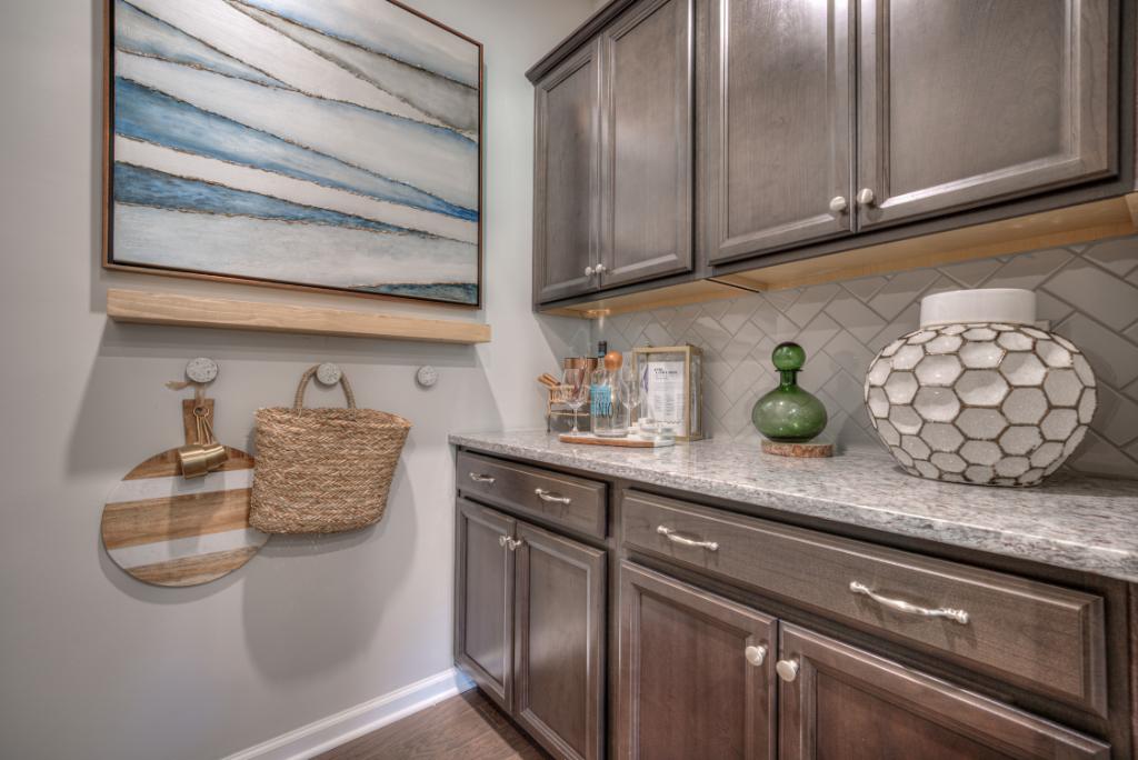 LennarCharNC's tweet image. Looking to add a unique touch to your kitchen? Try installing brick backsplash at a diagonal to create a more herringbone pattern. #DesignTipThursday #DesignIdeas #KitchenDesign #Backsplash #DreamKitchen 
 spr.ly/6013GTIpP