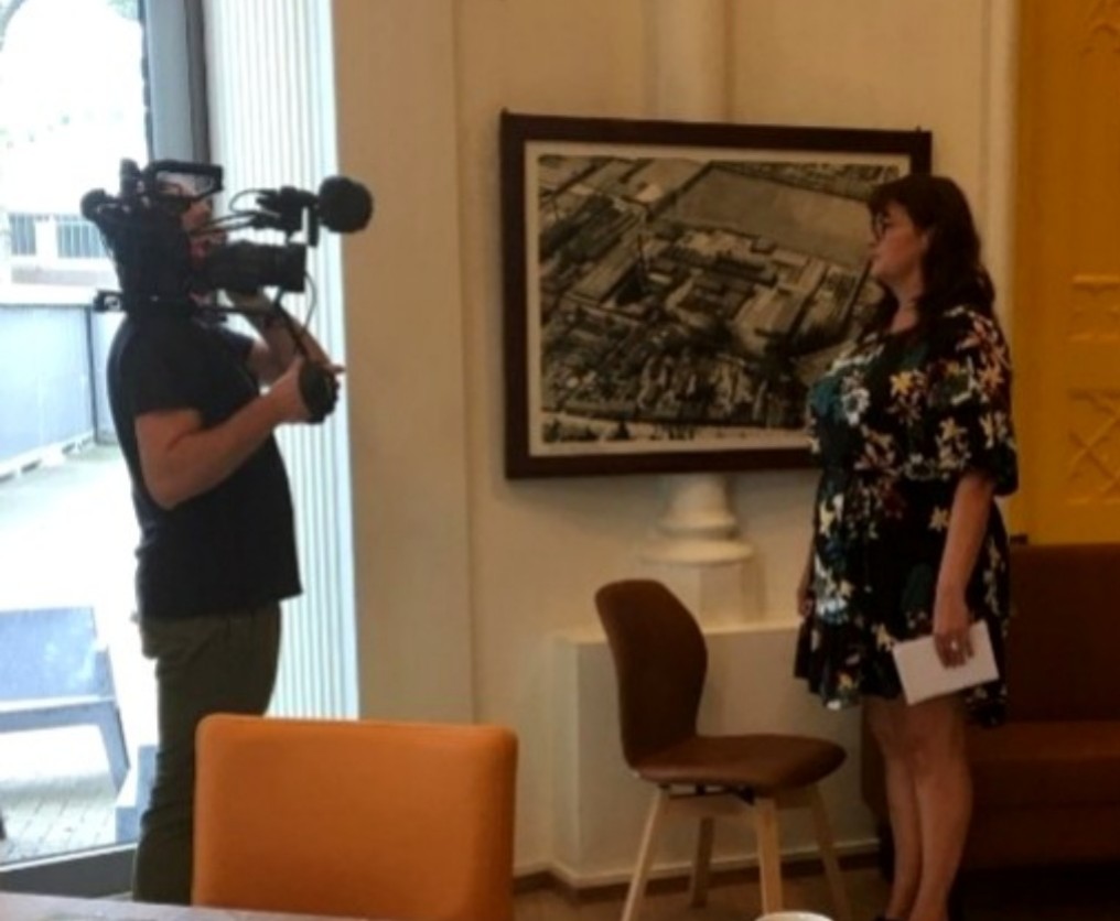 Vandaag de eerste filmpjes gemaakt over ervaringsdeskundigheid. Wat gaat goed en wat kan beter?
Dit in het kader van het eerste lustrum van de Sociale Raad Tilburg. 
#SRTinbeelden #filmmoment #ervaringsdeskundigheid