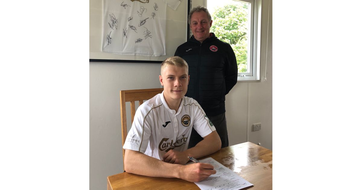 TRURO BORN MIDFIELDER TUCKER JOINS THE WHITE TIGERS
trurocityfc.net/news/truro-bor…