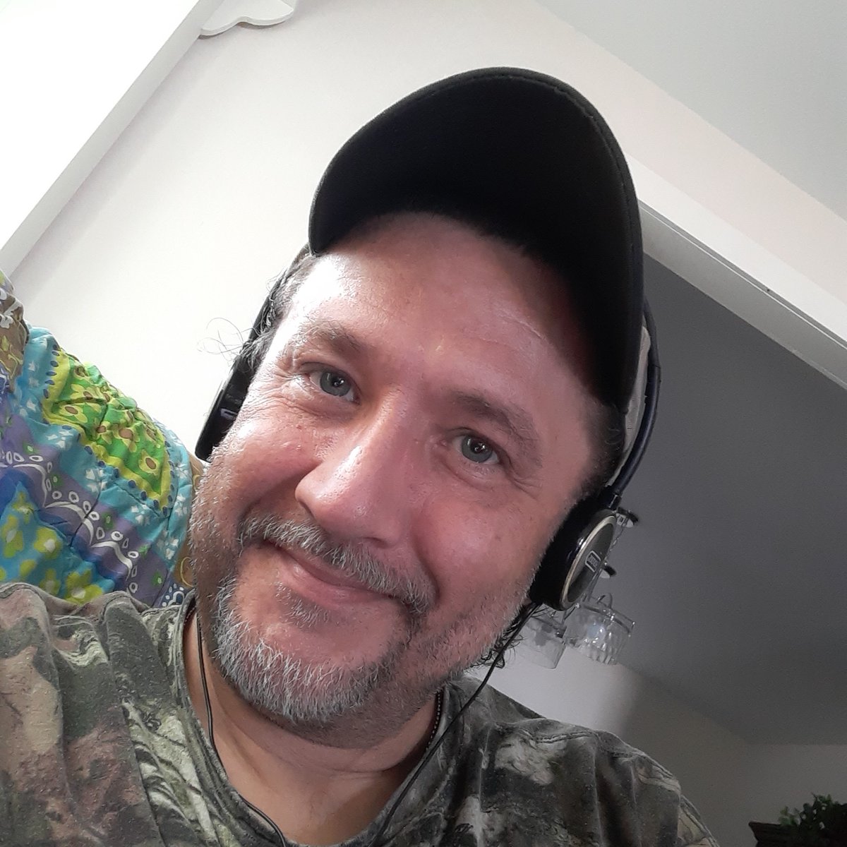 iminhere1970's tweet photo. @Sia Good morning  my friend. If you see these #LittleNotes4_2day,  I  hope they  make you smile inside.
🤟😉❤ https://t.co/F3BqXYRwF6