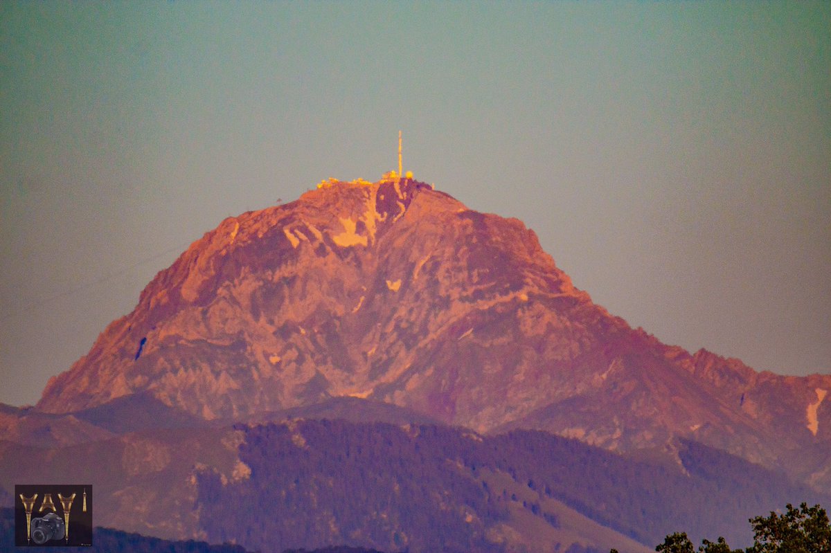 reivaxstgo31's tweet photo. #jeudiphoto à l’#aube et au #leverdusoleil entre 6h40 et 7h10 #balade #commingeoise et 📷de mon🏔#pyrénéens préféré le @PicduMidi de #bigorre @Occitanie @HauteGaronne @hautespyrenees #Comminges @TourismeHG #ambassadeurHg @laGazetteduCges @Pireneus_Radio #cetetejevisiteleComminges https://t.co/8MdFNp7ysu
