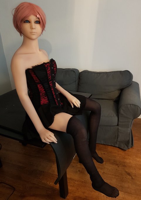 Corset suits her well https://t.co/f4nljfhkkq<a href="/tag/nsfw"class="tags"><span>#nsfw</span></a><a href="/tag/lovedoll"class="tags"><span>#lovedoll</span></a><a href="/tag/overwatch"class="tags"><span>#overwatch</span></a>