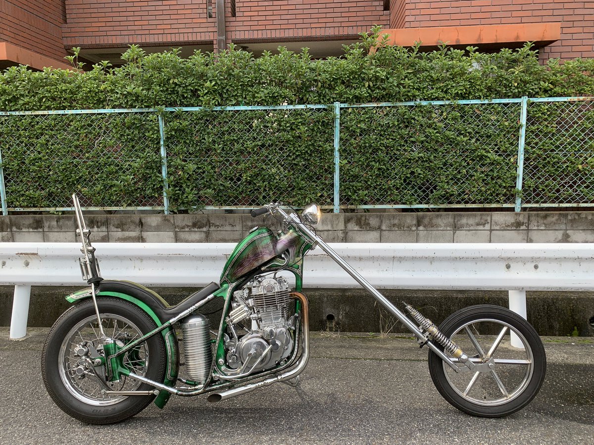 2persenter's tweet photo. JYROフォークレプリカ。

#hrcs #sr400 #sr500 #chopper #チョッパー #カスタム #バイク #longbike #longfork #ロングフォーク https://t.co/9qAFVCRZFb
