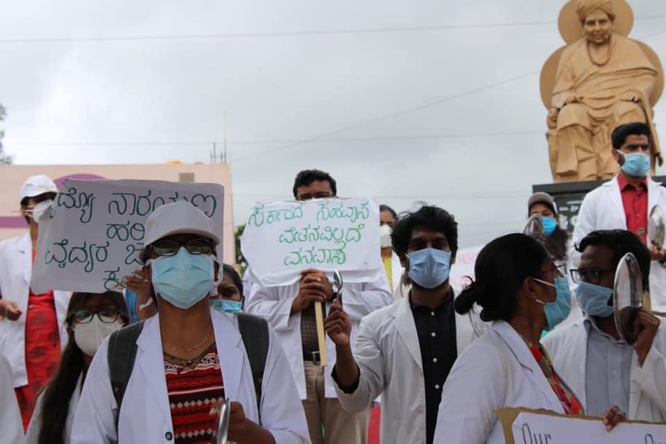 official_aimsa's tweet photo. #Day11
#jjmmcstipend #ourstipendourrights @drharshvardhan @MoHFW_INDIA @PMOIndia @IndiaToday https://t.co/qLLtIJEx16
